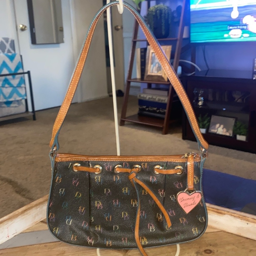 Vintage Dooney and Bourke small shoulder bag